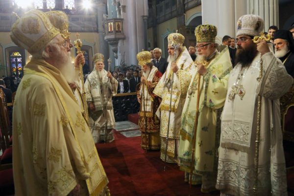 Grčki svećenici ostaju bez državne plaće?